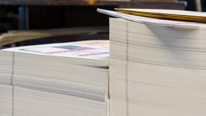 Druckerei Grunenberg Papierstapel Versand